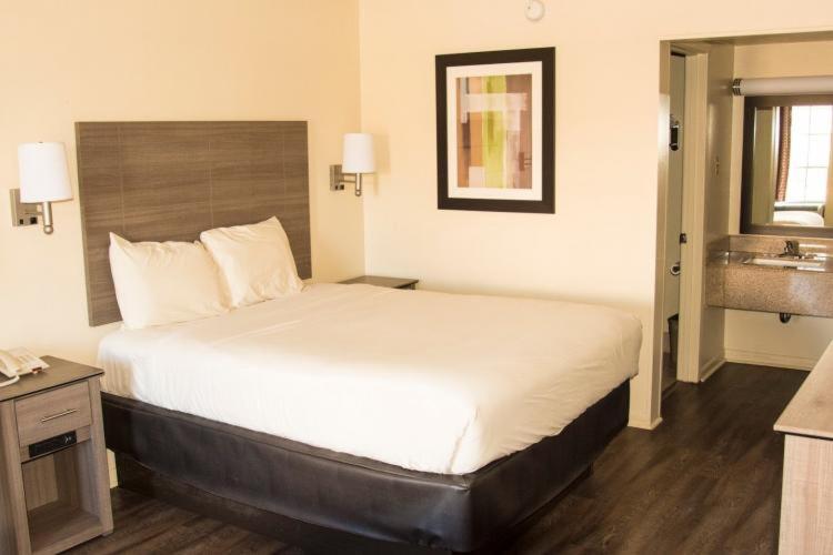 Exacta Inn